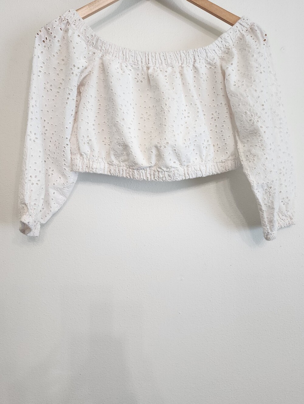 White Eyelet Crop Top Boho Festival Floral Off The Shoulder Blouse Size 6 Venus - Picture 2 of 12